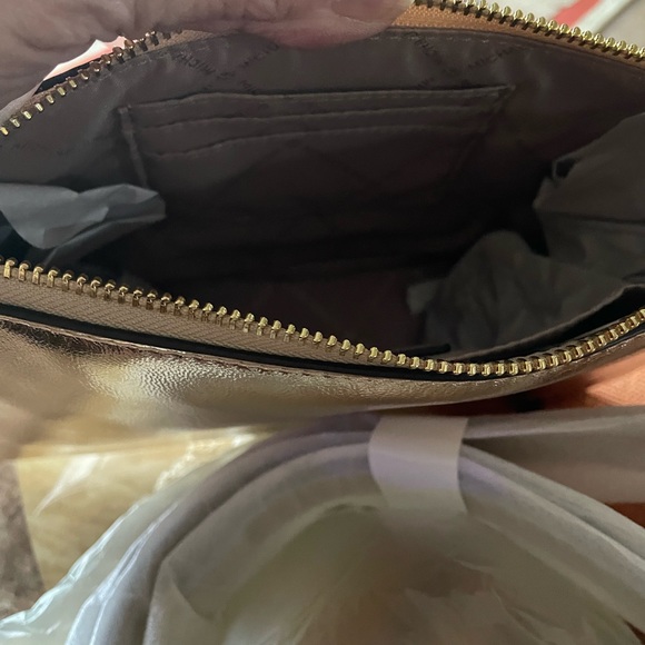 Michael Kors Leather Gold Metallic Jet Set NWT - Picture 4 of 13